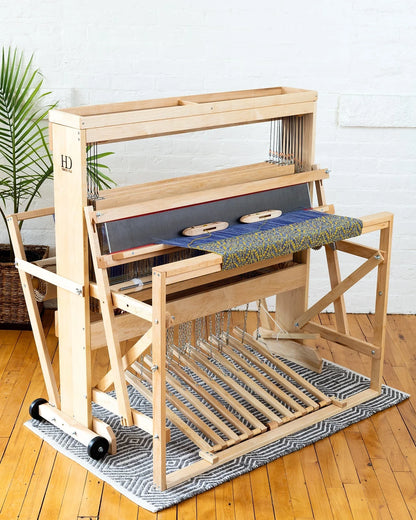 Detailansicht der schwebenden Floating Lammen am Harrisville T-Serie Bodenwebstuhl